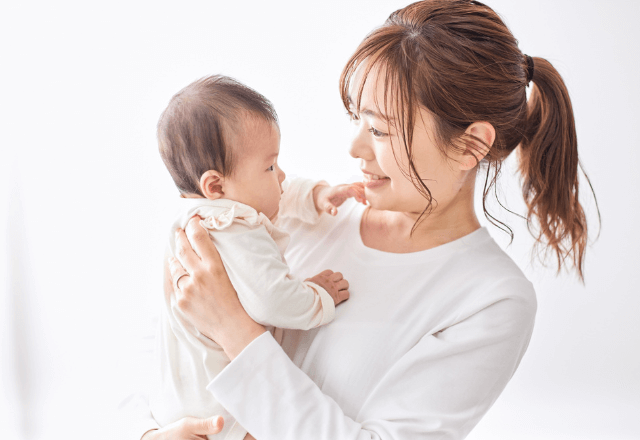 イギリス政府も推奨！「語りかけ育児」の方法と子どもの成長への効果