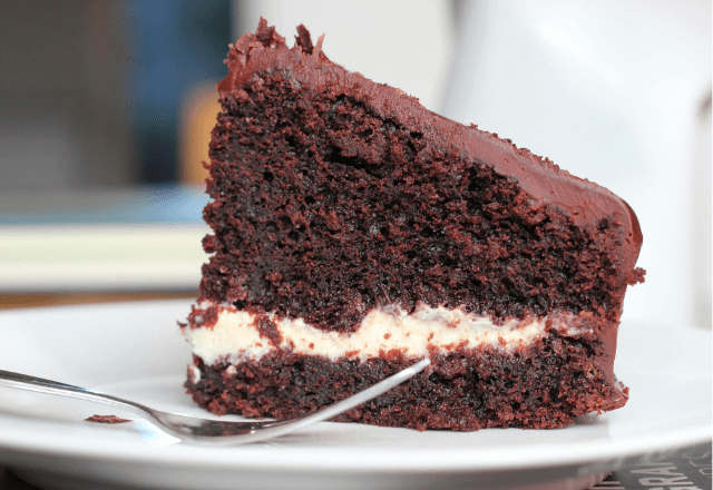 結婚記念日に…夫「チョコケーキ買ってきたよ」妻「やった！」だが直後⇒妻「このケーキ…」続けた言葉に絶句