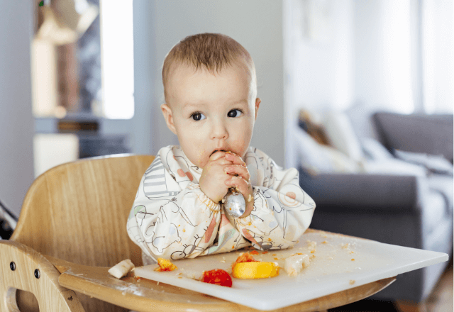 食事がもっと楽しく！子どもの食べこぼし対策おすすめアイテム