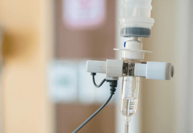 病院で…夫「母さんが待ってるから帰るぞ（笑）」点滴中の私を引きずり出した直後⇒”周囲の行動”に夫「え？」