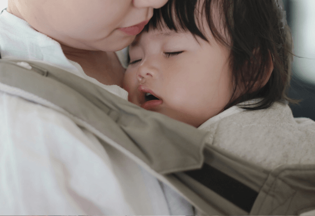 新幹線で…配信者「赤ちゃん泣き止ませて」母親「まず撮影やめて」直後⇒「いや…」配信者の一言に「はい？」