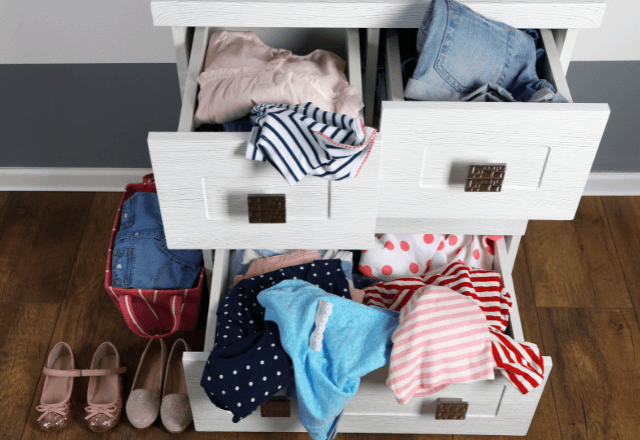 押入れがスッキリ！子ども服を自分で片付ける収納術