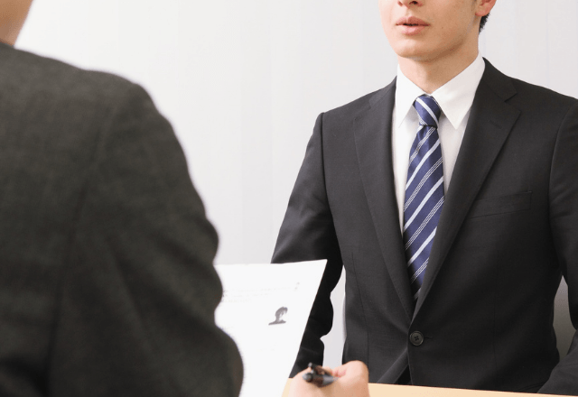 俺が“本社の調査員”だと知らない面接官「片親の貧乏人は不合格でーす（笑）」直後⇒【正体】を明かした結果