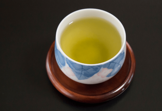 義実家で…私にだけ“品数の少ない食事”を出す義母。さらに⇒親戚の前で放たれた【あり得ない嫌味】に絶句…