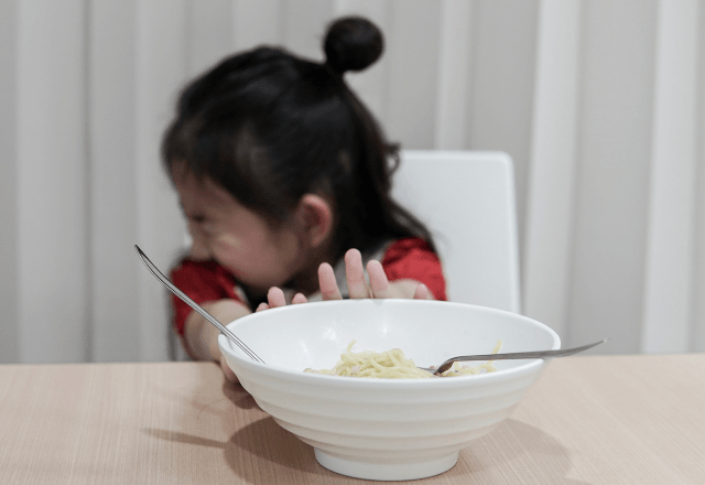 孤食とは？孤食が子どもに与える影響