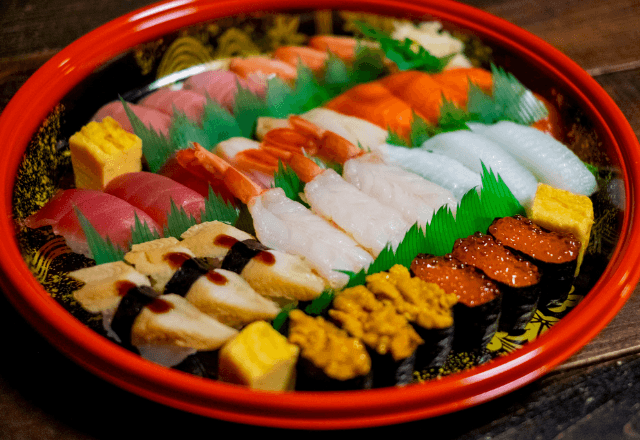 親戚会で…義母「他人の席ないから（笑）」嫁「じゃあ帰ります」⇒【料理】をすべて回収して帰宅した結果（笑）