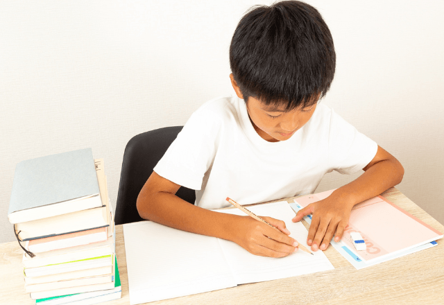 おやこの安心感がカギ！リビング学習の効果と成功させる環境作り