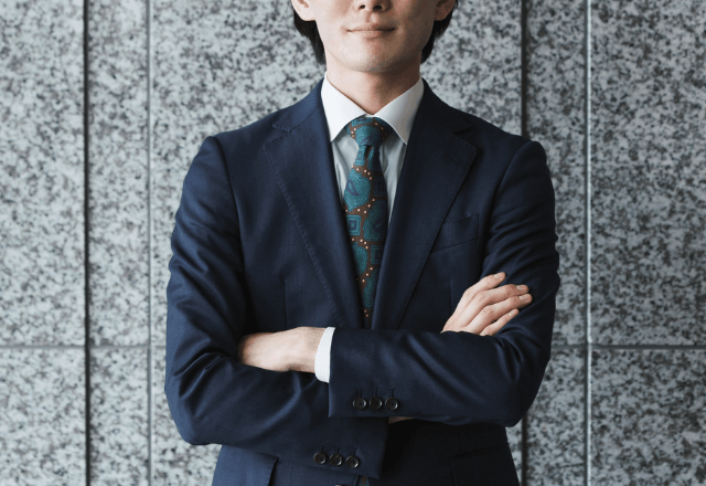 懇親会で…同僚「海外かぶれはとっとと辞めろ！（笑）」俺「はーい」しかし後日⇒【俺の正体】を知りパニックに…