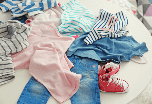 子ども服の整理・収納術！100均利用でかんたん衣替えガイド