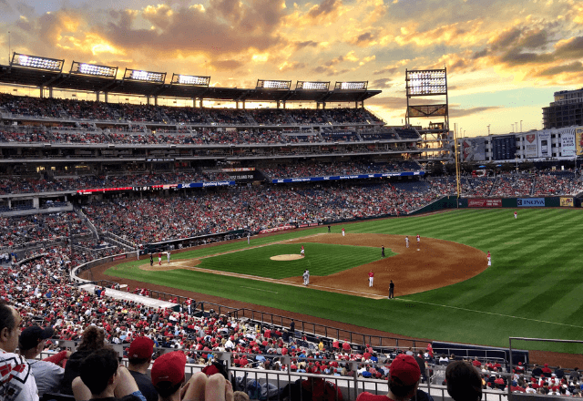 完売のドーム球場で…「その席売れ!」怒鳴る中年男性。スタッフが制止した瞬間⇒男性の“更なる要求”に絶句…