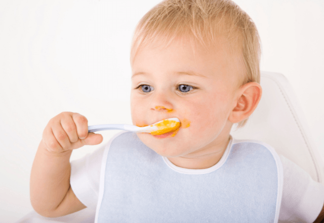 赤ちゃんの食事に時間がかかる理由は？対処のコツを紹介