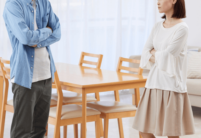 突然…夫「義家族と同居する！嫌なら離婚な（笑）」妻「じゃあ、離婚で」その直後⇒夫が【顔面蒼白】になったワケ