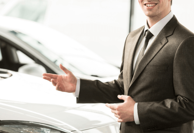 店員「ここは高級車しか売ってない！貧乏人は帰れ（笑）」俺「はーい」直後⇒隣の店で【50台一括で購入】した結果