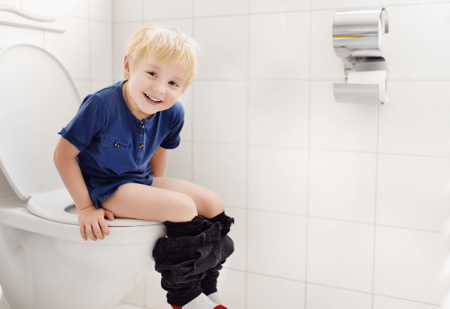 男の子のトイレトレーニングを成功させるコツ！準備や進め方を詳しく解説