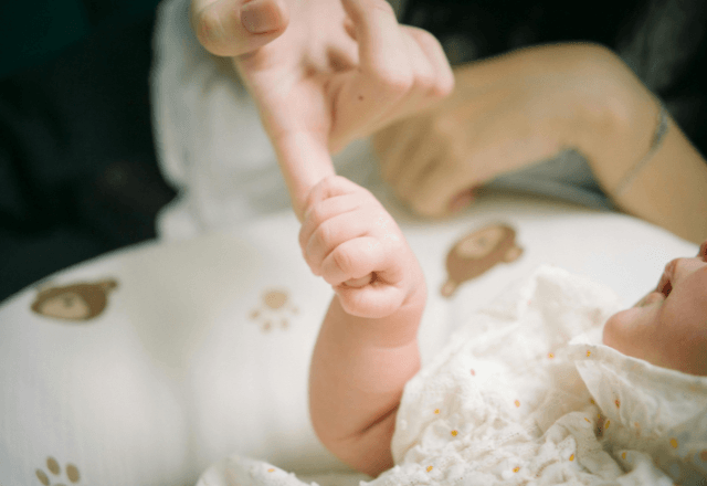 子どもの噛みつきに悩むママパパへ｜保育士が教える、やさしく伝える方法