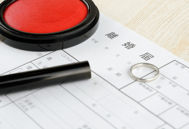 結婚記念日に浮気した夫「離婚してくれ！」妻「はーい」出て行った結果⇒義母「今月の仕送りは？」夫「…え？」