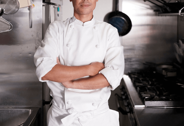 高級料亭で…店長「底辺パートは床磨け（笑）」俺を蹴り飛ばした翌日⇒【俺の正体】に気づいた店長が顔面蒼白