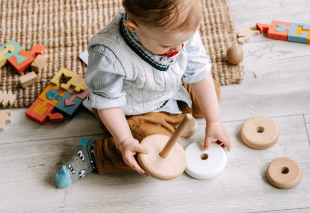 2歳児に最適な木製おもちゃで感性を育む