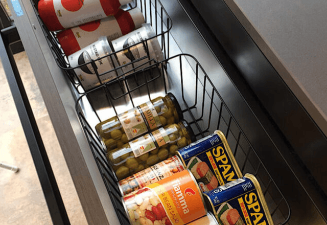 100均グッズが大変身！？キッチンの食品ストック収納法5選