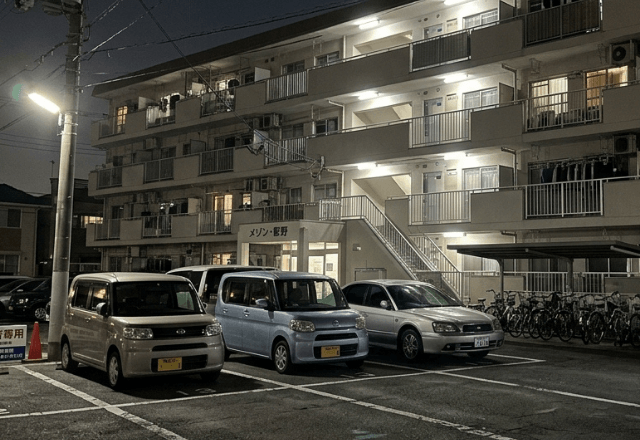 無断駐車した男「ちょっと停めただけ」反省せず逆ギレした直後⇒突然『顔色を変えて逃走』した理由…