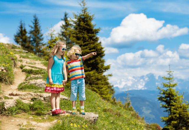 おやこで山登りデビュー！適した年齢や山選び・持ち物ガイド