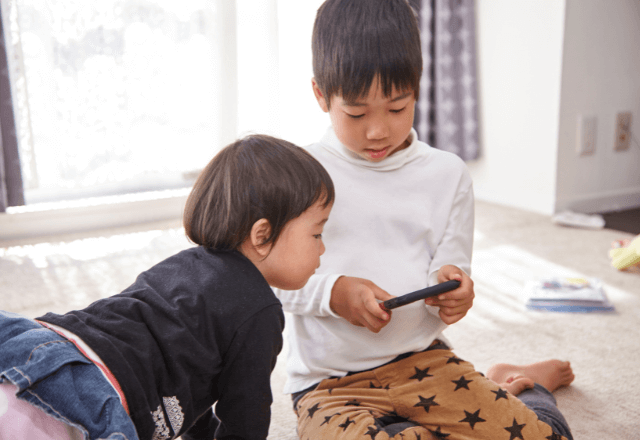 たまにしか子どもの面倒を見ない夫が「俺のときは…」続けた”一言”にイライラが止まらない…！