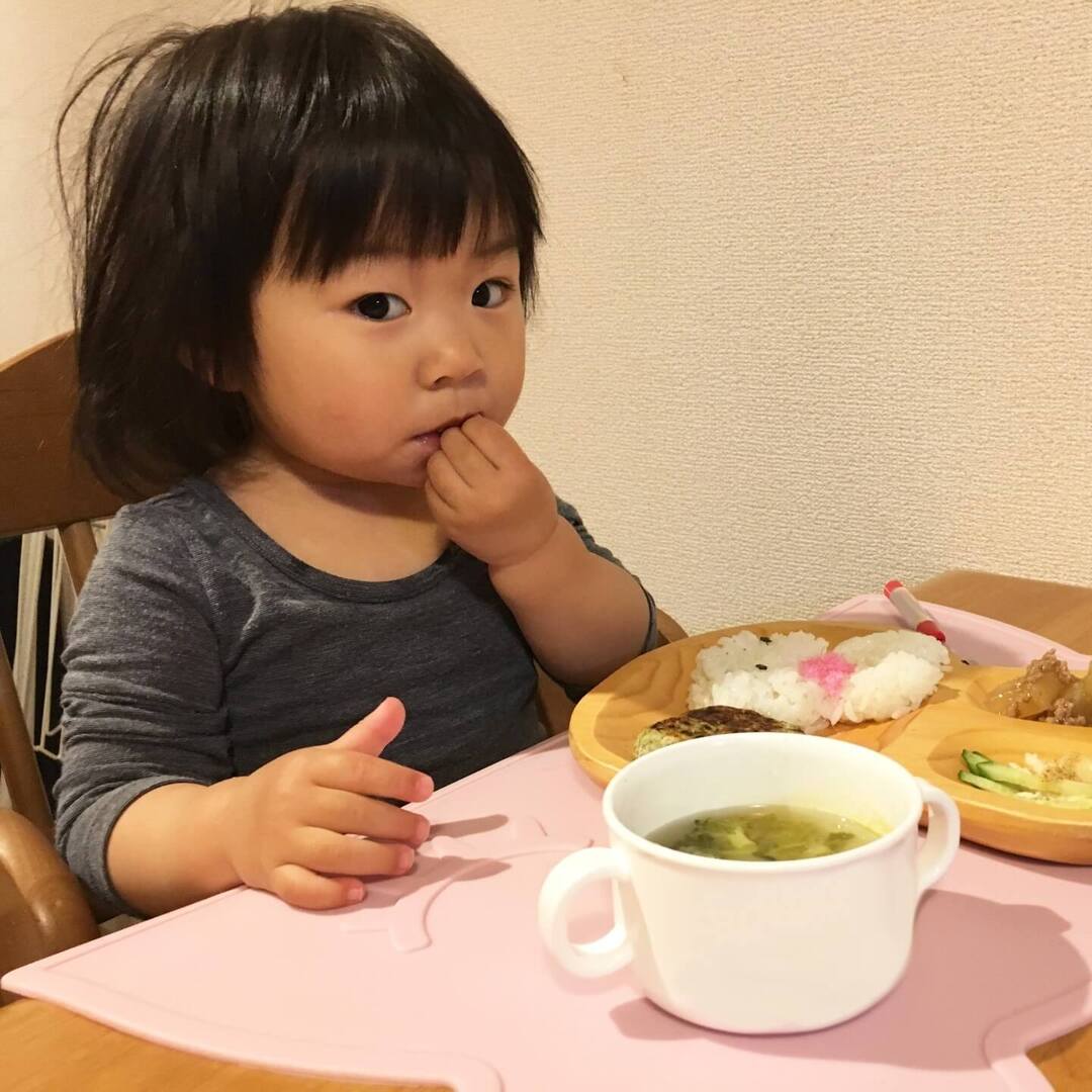 ほっ、みんなも悩んでた！食事が遅い、動画を見たがる…子育ての「困りごとランキング」発表！