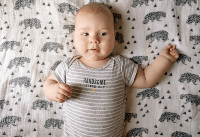 生後5ヶ月の赤ちゃんが笑顔に！おすすめの遊び道具と室内遊び