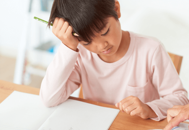 「宿題やったの？」と言う前に「どこが分からないところある？」と寄り添う姿勢をみせてみる。