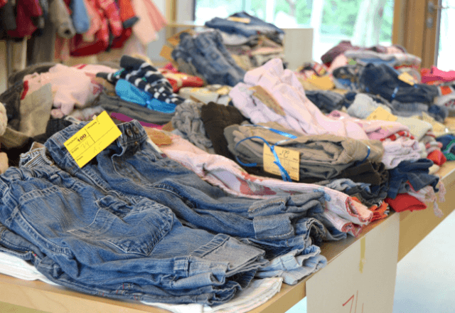 お得に可愛い子ども服を！古着屋さんでいいお洋服を見つけるコツ