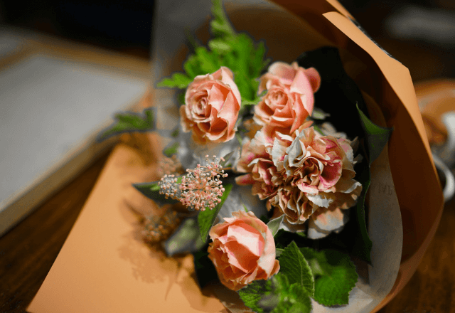 嫁「敬老の日、何贈ろう？」夫「お花とか？」当日、義両親に渡した結果⇒嫁「来年は何もしません」そのワケ…