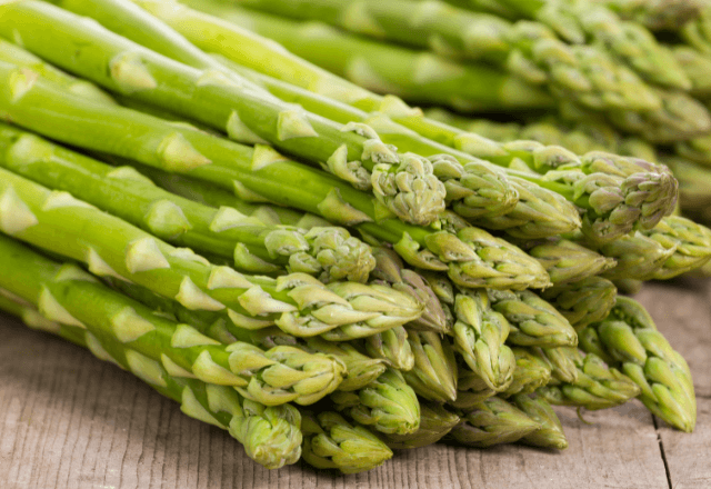 アスパラガスってどんな野菜？子どもの成長に役立つアスパラガスの栄養について