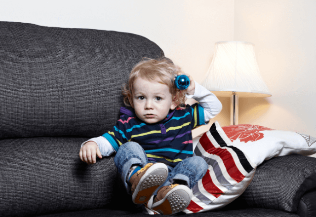 1歳半で歩かないのは個性？子どもの歩行を促すヒント