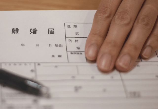 親戚会で…夫「こいつと離婚したい（笑）」妻「いいのね？」離婚した結果⇒勘違いに気づいた夫「は？」
