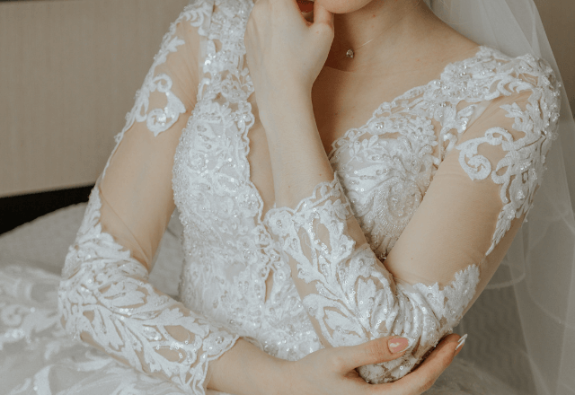 結婚式で…義母「花嫁姿、夢だったのよ～♡」〈ウエディングドレス〉を着て出てきた話…