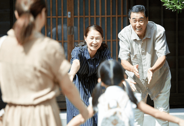 帰省初日…「よく来たな！」義父が笑顔で出迎えたのは“嫁以外”。だが最終日⇒嫁の“仕返し”に…義父「え？」