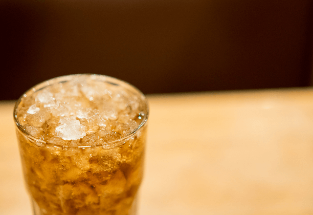 ファミレスで…私「料理まだですか？」店員「順番通りですけど？」だが5分後⇒隣席の光景に『ちょっと！』