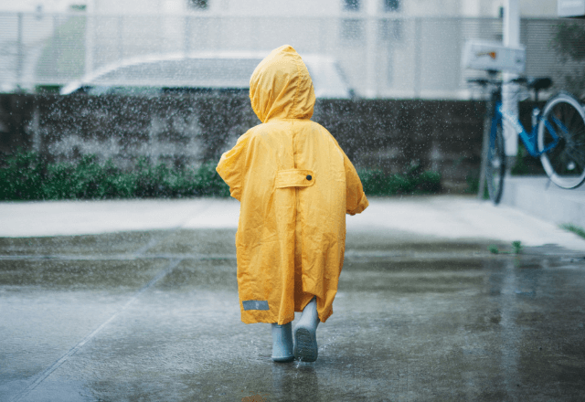 大雨でも大雪でも学校はあるの！？休校や緊急下校になるのはこんなとき