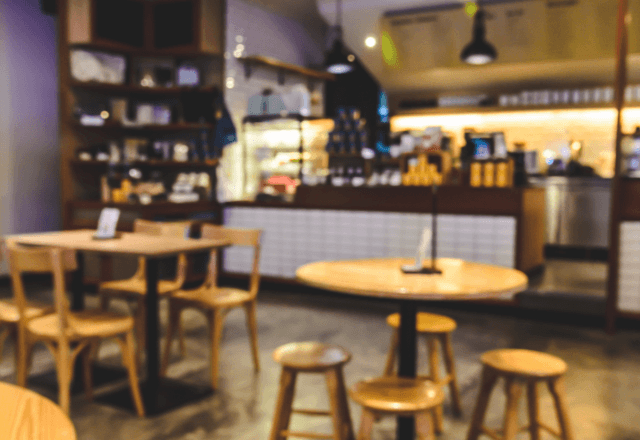 喫茶店で…財布を忘れた客に『2,000円』貸した結果⇒【予想外過ぎる恩返し】に思わず「え…！？」
