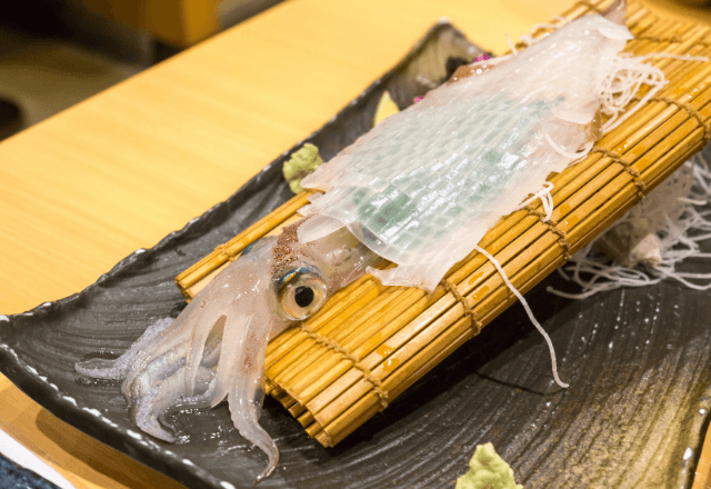 居酒屋で…「イカ1200円？安いね！」迷わず注文した私たち。だが会計時⇒伝票の“数字”に全員大パニックー！？