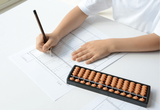 目的別で選ぶ！子どもの成長を促す人気習い事6選