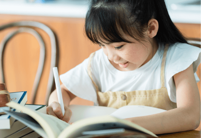 リビングでの学習効率を上げる！レイアウトと収納の賢い工夫