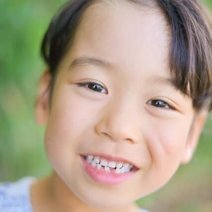 【小児歯科医に聞く】意外と知らない子どもの「歯の生え変わり」。大切なのは生え変わったあとの弱い永久歯を守ること