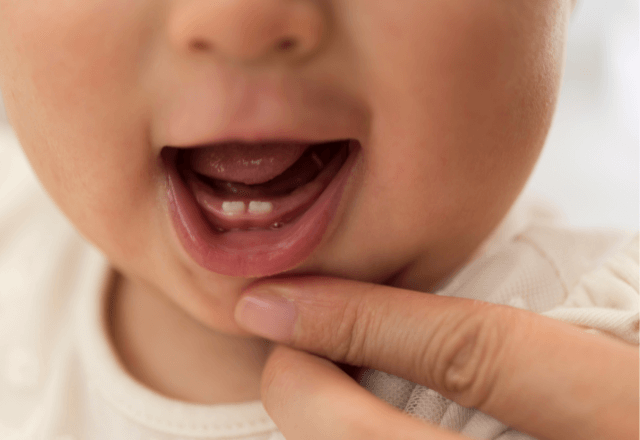 歯が生えたら始めよう！ガーゼで進める優しい歯磨き習慣