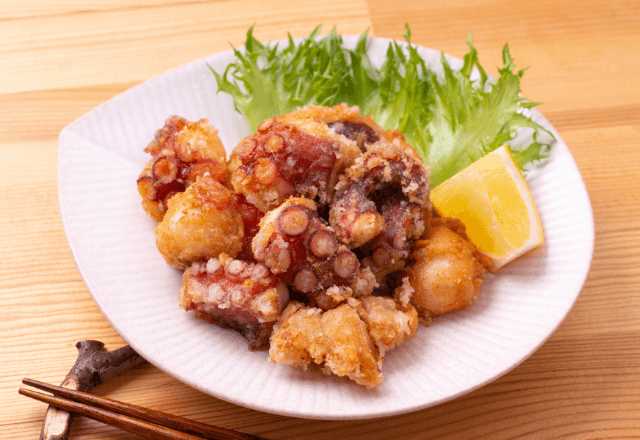 居酒屋で…「1個足りないんですが」落とした料理を放置する店員に指摘した直後⇒【最悪すぎる態度】に唖然…