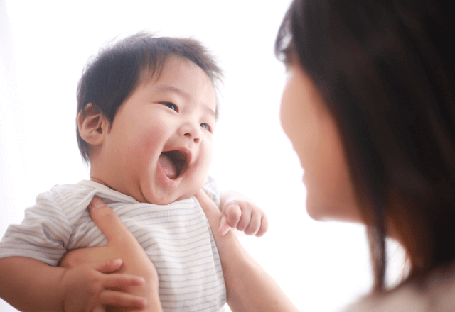 赤ちゃんのしゃっくりはどう止める？原因と安心の対策を紹介