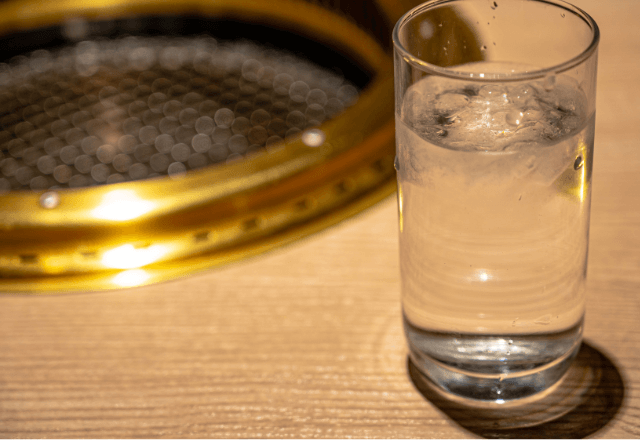 焼肉屋で…店員『お客様、まだご注文してないですよね？』伝票を見せた結果⇒信じられない返答に「は？」