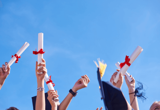 中学卒業式にふさわしい親の服装の選び方