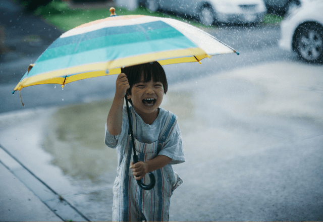 雨のシーズン到来！子どもの傘の選び方
