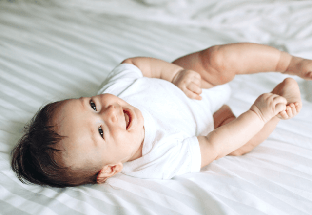 生後4ヶ月の成長を後押し！赤ちゃんが喜ぶ体と心の遊び方